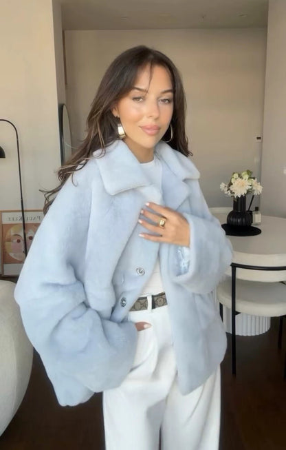 Manteau en fourrure ample et tendance pour femme