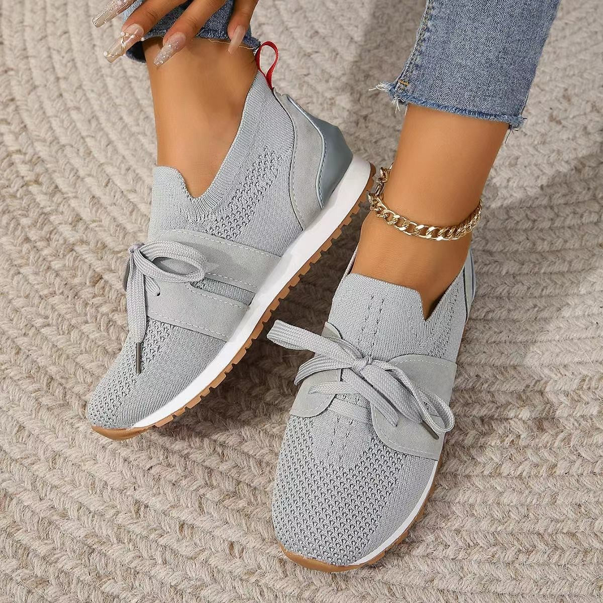 Chaussures plates à lacets pour femme – Mesh respirant et semelle compensée pour confort et style
